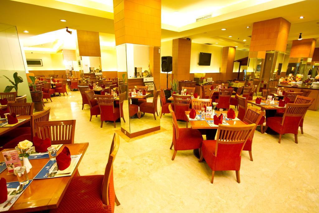 Hotel Bisanta Bidakara Tunjungan Surabaia Exterior foto