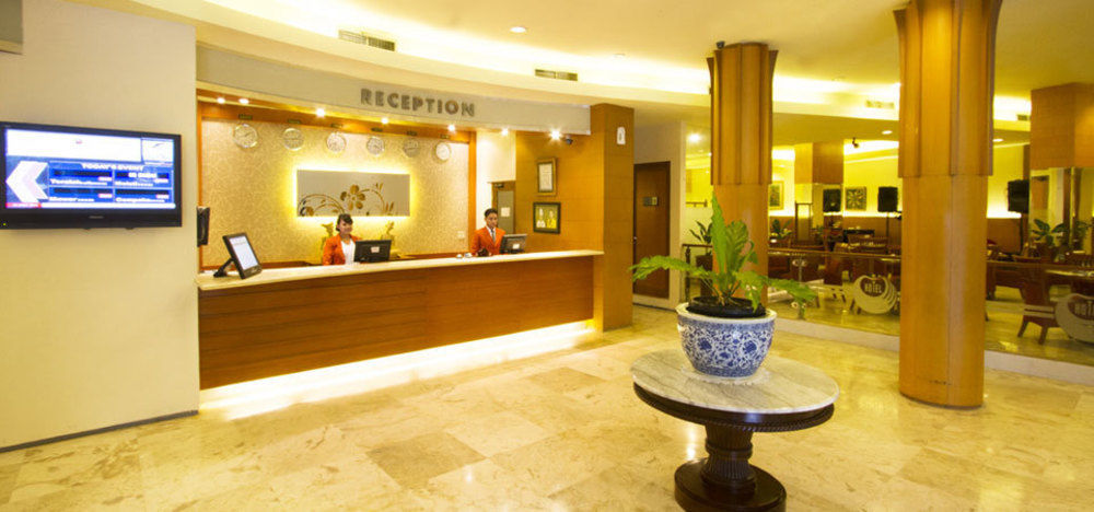 Hotel Bisanta Bidakara Tunjungan Surabaia Exterior foto