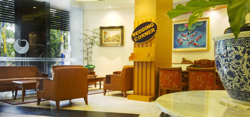 Hotel Bisanta Bidakara Tunjungan Surabaia Exterior foto