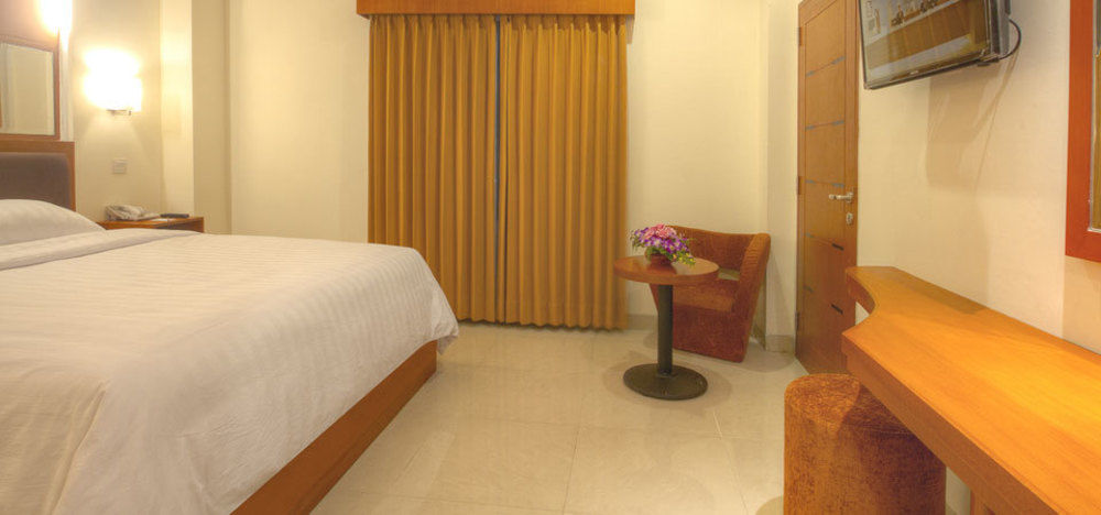Hotel Bisanta Bidakara Tunjungan Surabaia Exterior foto