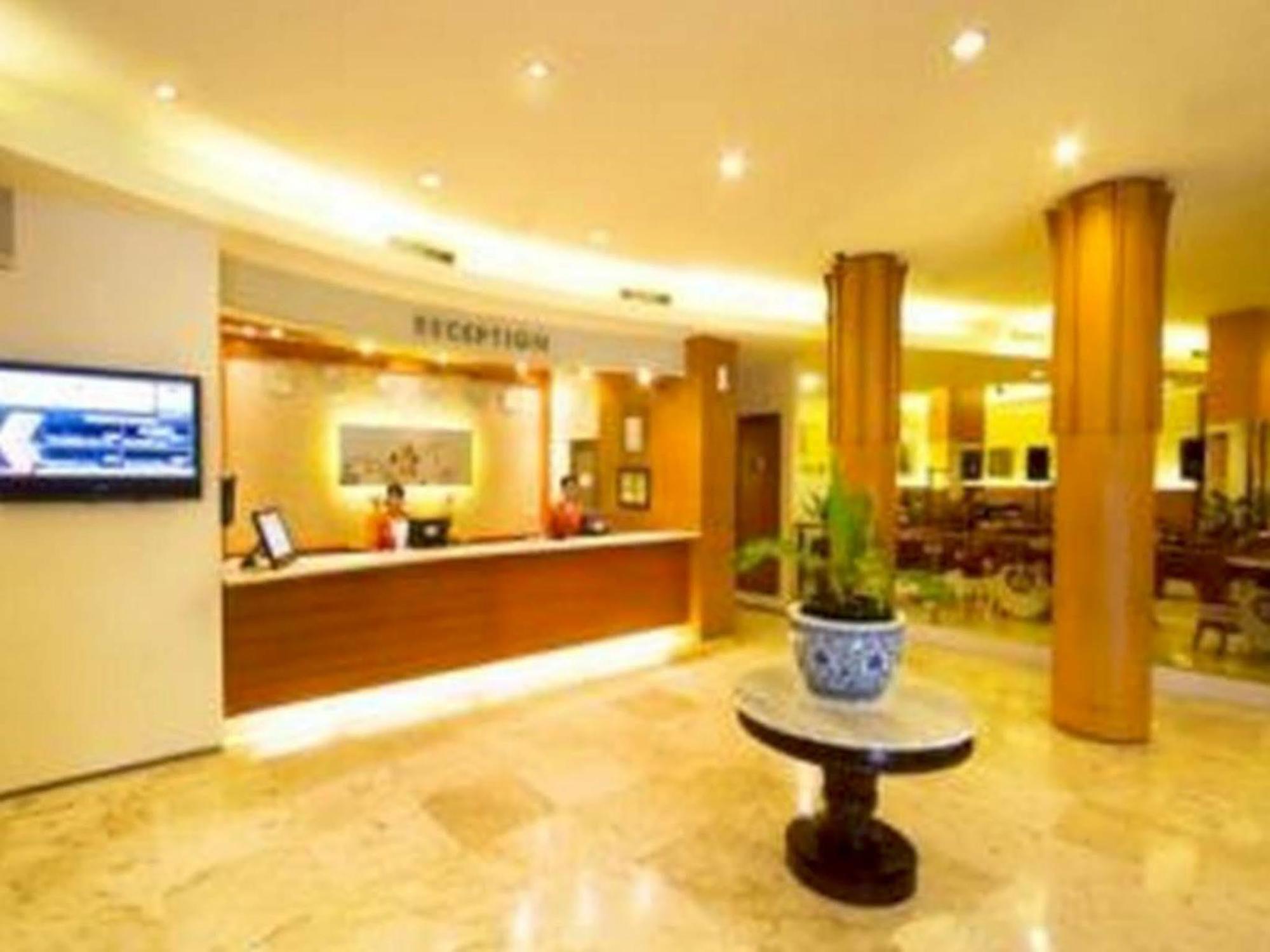 Hotel Bisanta Bidakara Tunjungan Surabaia Exterior foto